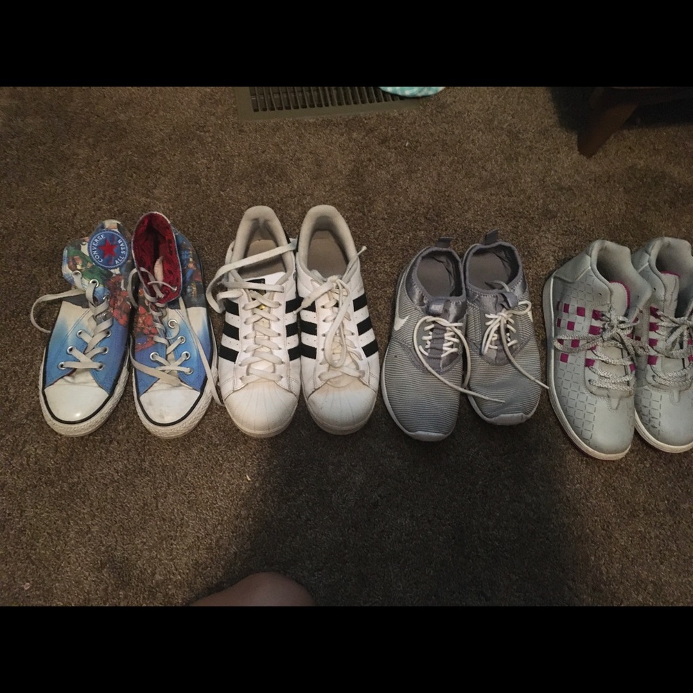 Unlisted shoes